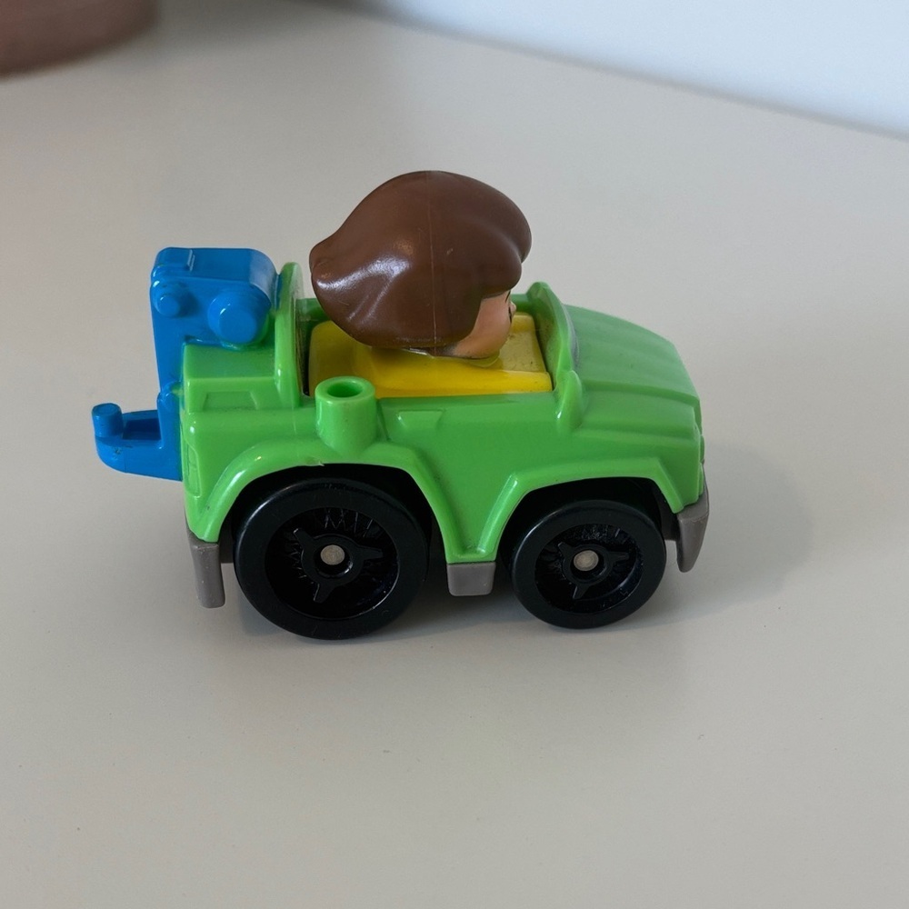Fisher Price little people 2014 green coupe car - Picture 2 of 5